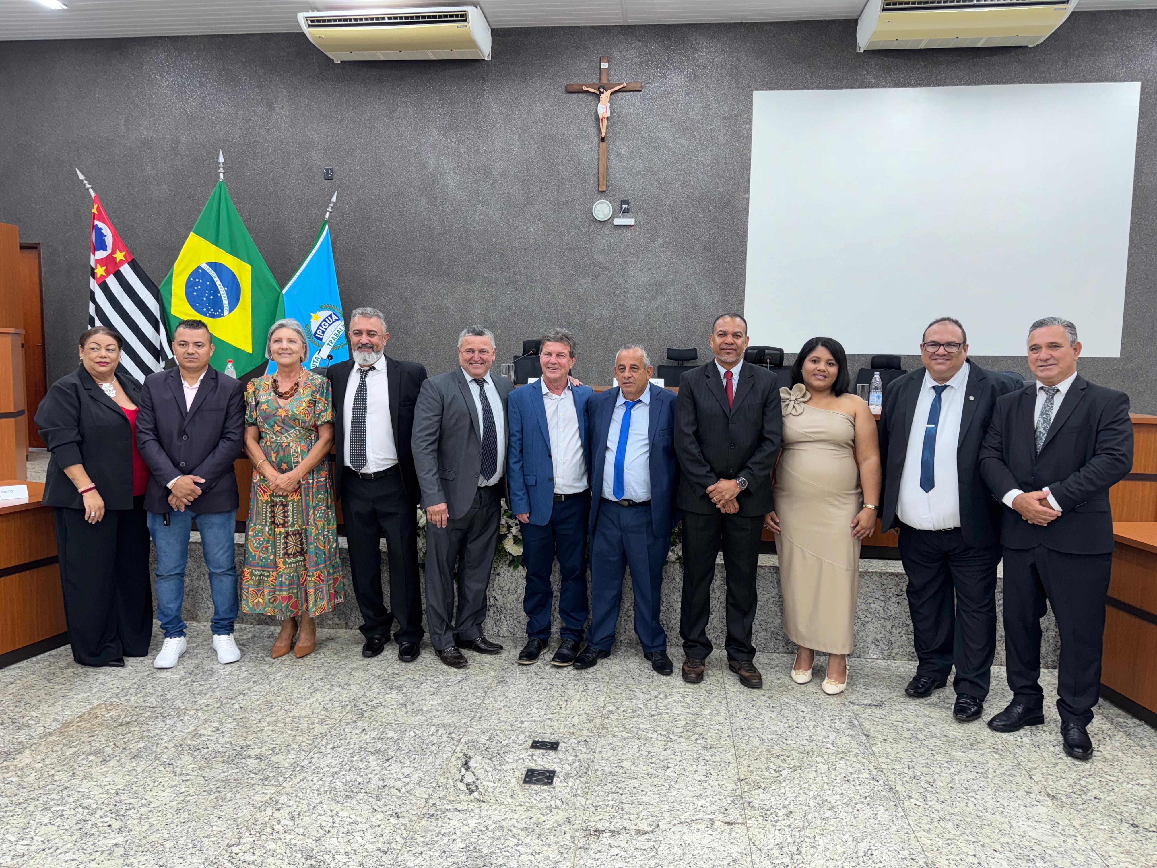 Câmara Municipal dá início à nova legislatura em cerimônia solene
