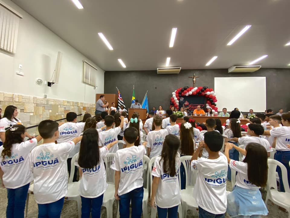 Câmara Municipal recebe formatura do PROERD